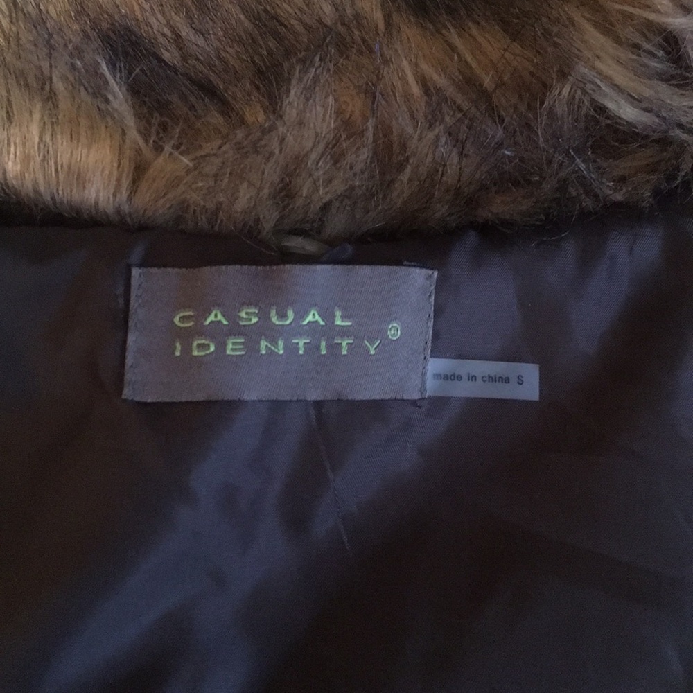 Casual Identity Faux Fur Collar Vest - Picture 8 of 8